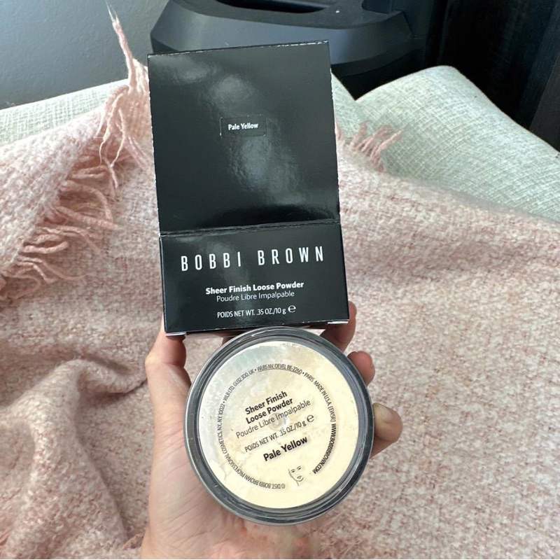 phan-phu-bobbi-brown-sheer-finish-loose-powder-pale yellow